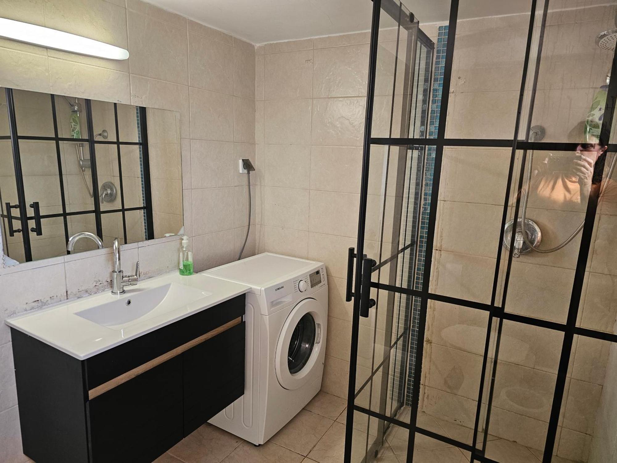 Laila Home 4 Haifa Rom bilde